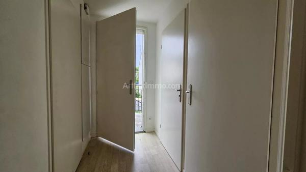 Vente                                                      Appartement
                        
                     3 pièces                      54 m2                     à Leuville-sur-Orge