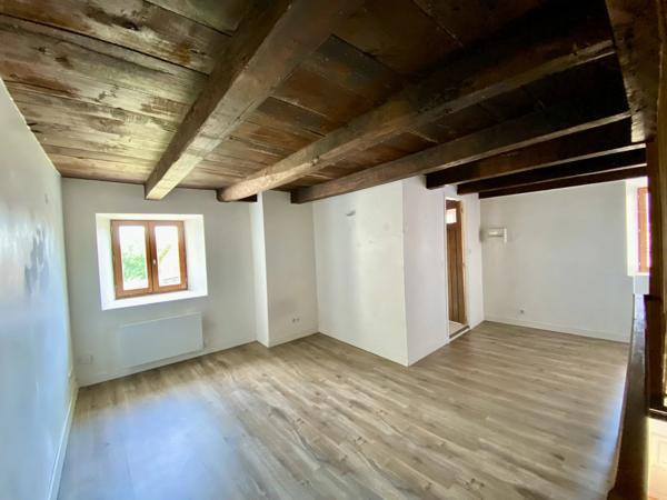 Maison de hameau avec joli espace extérieur
