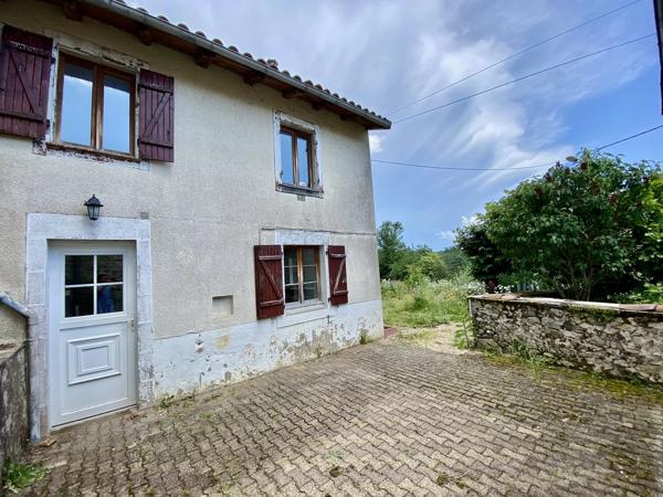 Maison de hameau avec joli espace extérieur
