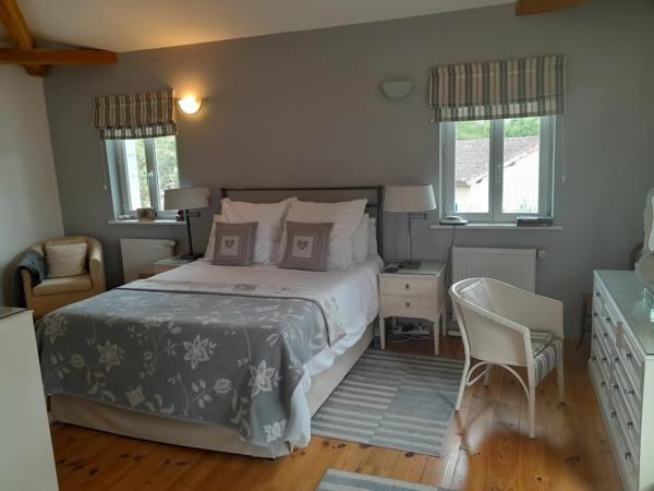 Maison rénovée de 3 chambres dans un endroit charmant en bordure de village