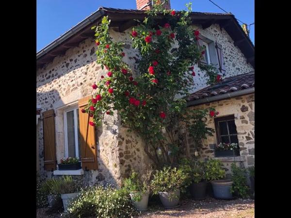 Maison rénovée de 3 chambres dans un endroit charmant en bordure de village