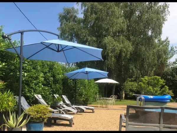 Maison rénovée de 3 chambres dans un endroit charmant en bordure de village