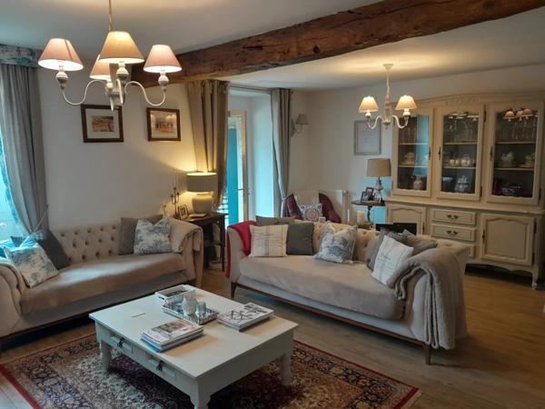 Maison rénovée de 3 chambres dans un endroit charmant en bordure de village