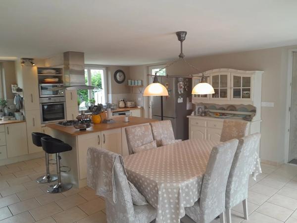 Maison rénovée de 3 chambres dans un endroit charmant en bordure de village