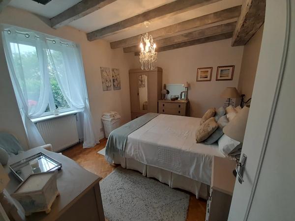 Maison rénovée de 3 chambres dans un endroit charmant en bordure de village