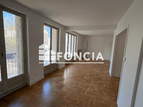 Location Appartement 3 pièces 72.6 m² - 27 RUE MAGENTA Poitiers 86000