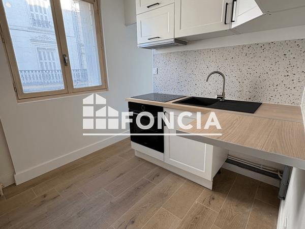 Location Appartement 3 pièces 72.6 m² - 27 RUE MAGENTA Poitiers 86000