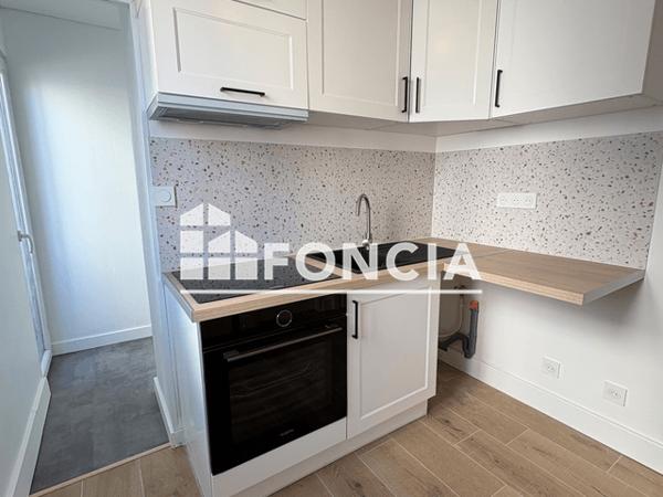 Location Appartement 3 pièces 72.6 m² - 27 RUE MAGENTA Poitiers 86000