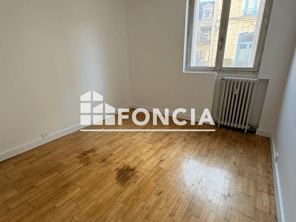 Location Appartement 3 pièces 72.6 m² - 27 RUE MAGENTA Poitiers 86000