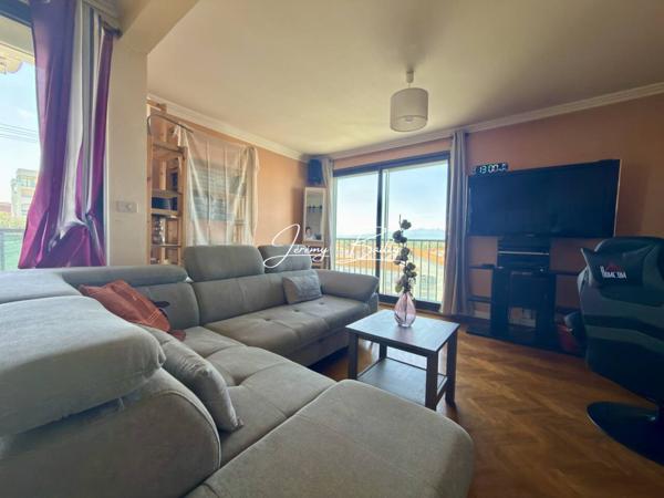 Appartement à vendre 5 pièces de 101 m²