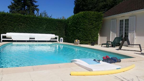Coup de Coeur pour cette Maison d'environ 185 m² avec Piscine, sur 1 391 m² de terrain...