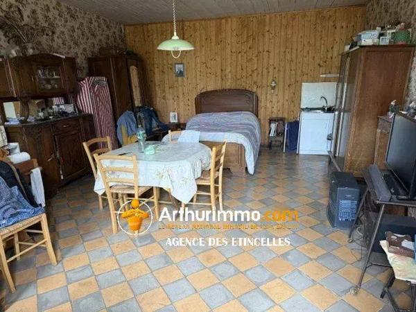 Vente                                                      Maison
                        
                     3 pièces                      86 m2                     à Martigné-Ferchaud