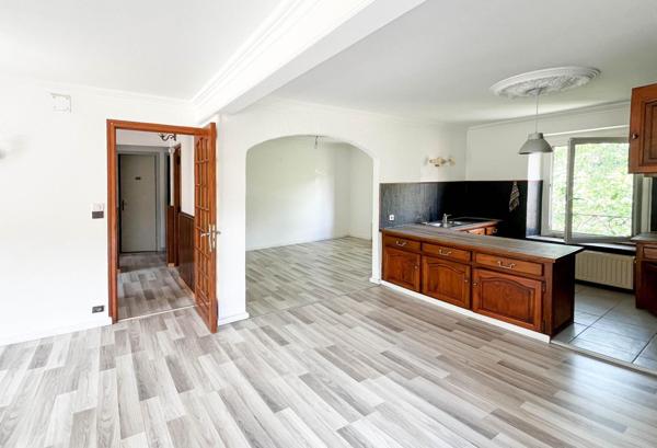 Immeuble de rapport 2 duplex de type T5 et extérieurs