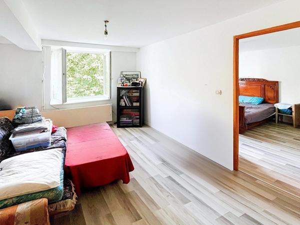 Immeuble de rapport 2 duplex de type T5 et extérieurs