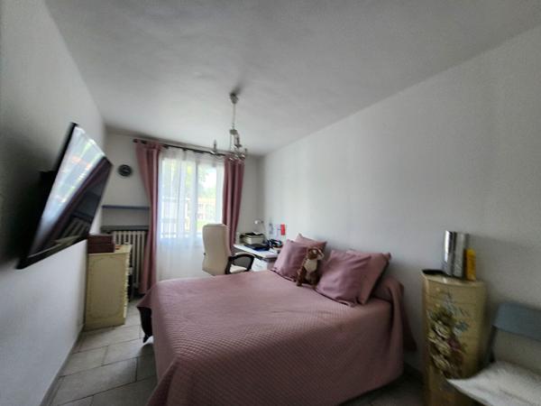 EXCLUSIVITÉ AVIGNON - APPARTEMENT A VENDRE DE 69 M² ET BALCONS DE 6 M² - T3/4 de 2/3 CHAMBRES -  parking privé