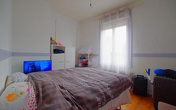 Immeuble à vendre    3 pièces •  Roye