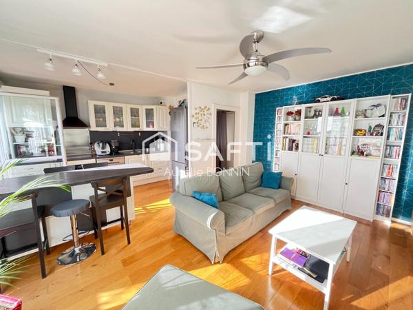 Talence - Bel Appartement en duplex  avec terrasse sans vis à vis comprenant 4 chambres; vendu avec parking en sou sol et cellier