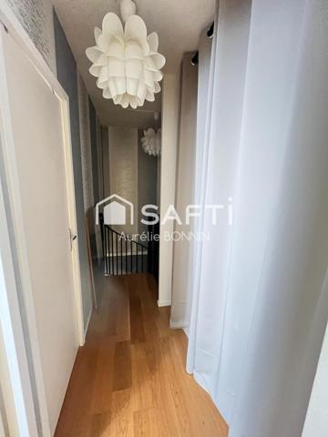 Talence - Bel Appartement en duplex  avec terrasse sans vis à vis comprenant 4 chambres; vendu avec parking en sou sol et cellier