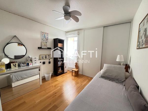 Talence - Bel Appartement en duplex  avec terrasse sans vis à vis comprenant 4 chambres; vendu avec parking en sou sol et cellier