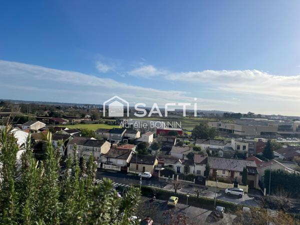 Talence - Bel Appartement en duplex  avec terrasse sans vis à vis comprenant 4 chambres; vendu avec parking en sou sol et cellier