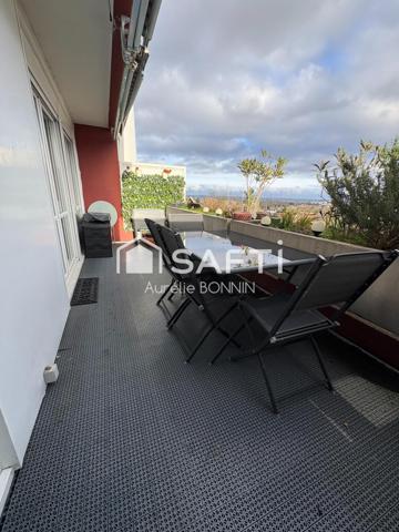 Talence - Bel Appartement en duplex  avec terrasse sans vis à vis comprenant 4 chambres; vendu avec parking en sou sol et cellier