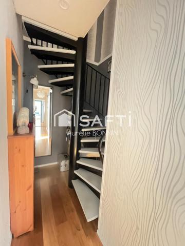 Talence - Bel Appartement en duplex  avec terrasse sans vis à vis comprenant 4 chambres; vendu avec parking en sou sol et cellier