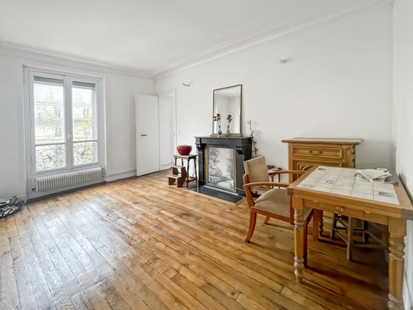 Paris 18e : 3P, 65 m² , Charme ancien, Lumineux