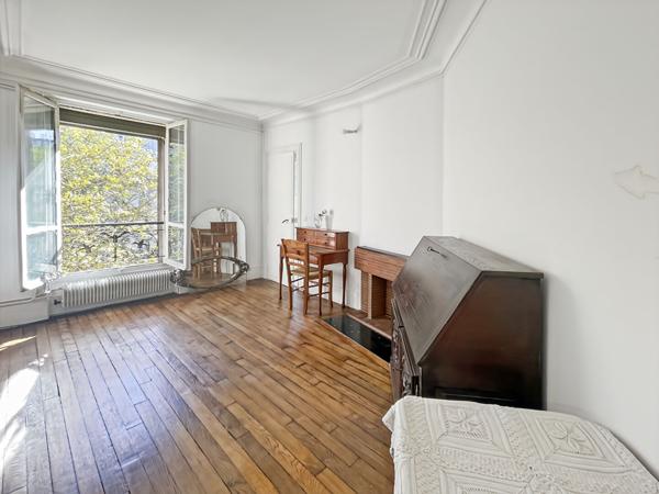 Paris 18e : 3P, 65 m² , Charme ancien, Lumineux