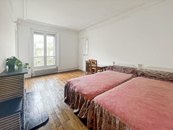 Paris 18e : 3P, 65 m² , Charme ancien, Lumineux