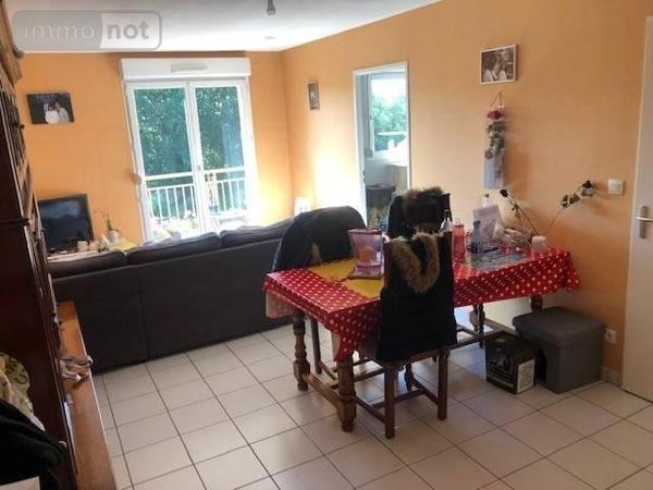 Appartement à louer à Petit-Couronne en Seine-Maritime (76650), ref : 76026-COST-E