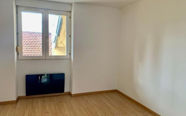 Appartement à louer    3 pièces • 58 m2 Cransac