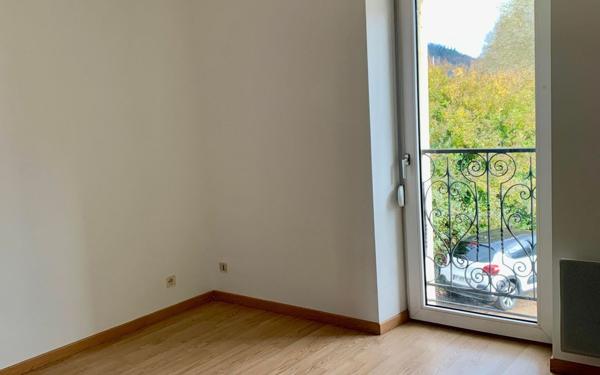 Appartement à louer    3 pièces • 58 m2 Cransac