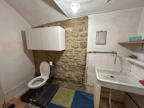 Local commercial 5 pièces T5 F5 74.2 m² à Bagnols Sur Ceze 3 PLACE MALLET 30200 à louer