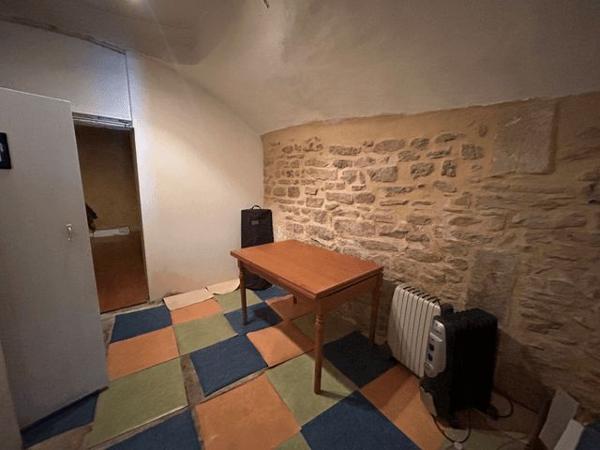Local commercial 5 pièces T5 F5 74.2 m² à Bagnols Sur Ceze 3 PLACE MALLET 30200 à louer