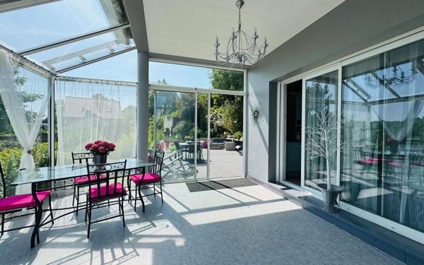 Maison à vendre    8 pièces • 193 m2 Lèves