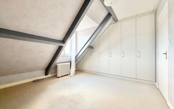 Maison à vendre    8 pièces • 193 m2 Lèves