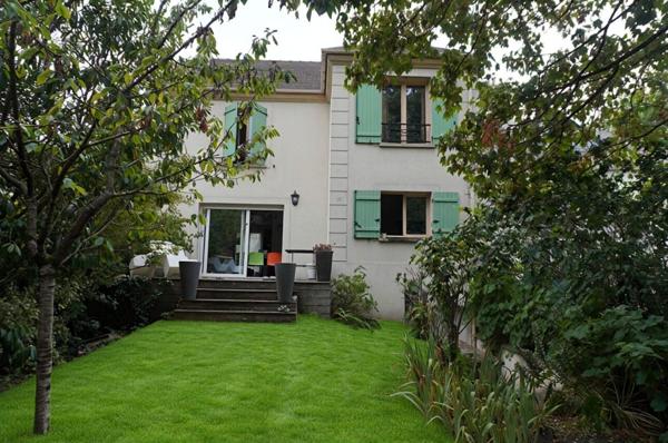 MAISON - 133 m² - Pontoise - 6 pièces, 4 chambres, garage double - SECTEUR RECHERCHE -