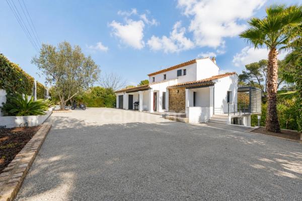Maison à vendre 5 pièces FREJUS (83), piscine, jacuzzi, terrasses, jardin, garage