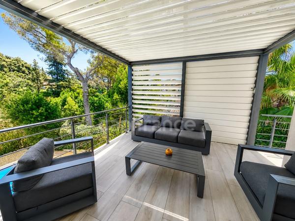 Maison à vendre 5 pièces FREJUS (83), piscine, jacuzzi, terrasses, jardin, garage