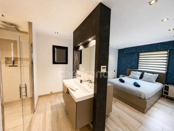 Maison à vendre 5 pièces FREJUS (83), piscine, jacuzzi, terrasses, jardin, garage