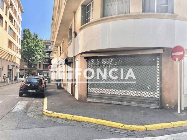 Location Local commercial 61 m² - 41 BOULEVARD FENELON Toulon 83200