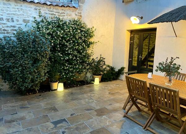 Maison à vendre    6 pièces •  La Flotte