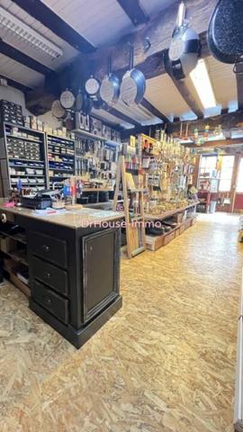 Commerce à vendre 7 pièces de 130 m²