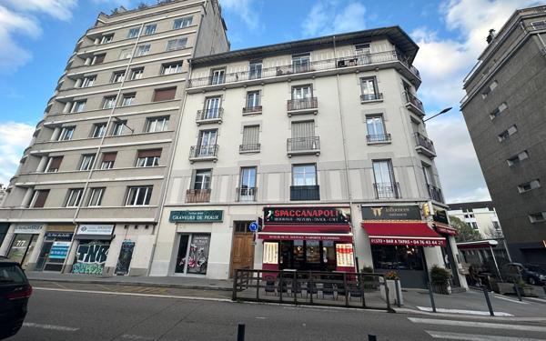 Appartement à vendre    2 pièces • 59 m2 Grenoble