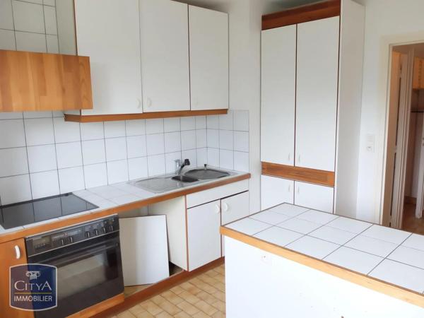 Appartement à louer 4 pièces 84.32m²
