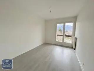 Appartement à louer 4 pièces 84.32m²