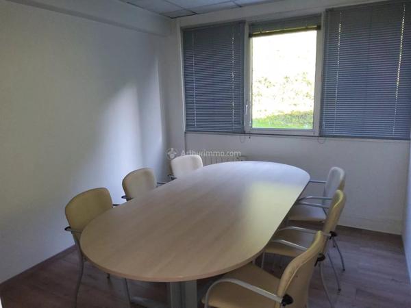 Vente Local commercial 110 m2 à Lissieu
