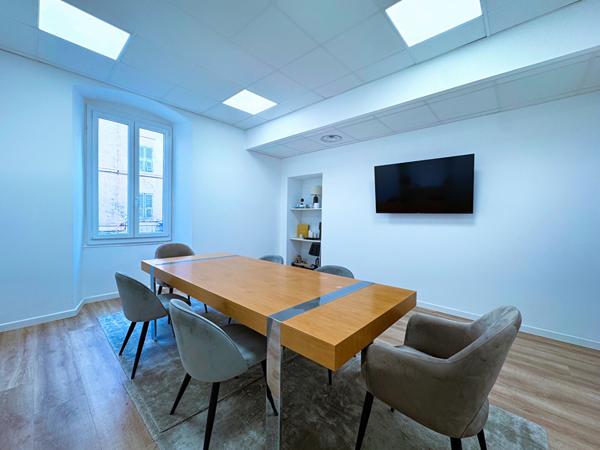 Vente Appartement Bureaux Local Professionnel refait à neuf 6 pièces Bastia Hyper Centre