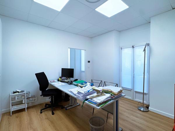 Vente Appartement Bureaux Local Professionnel refait à neuf 6 pièces Bastia Hyper Centre