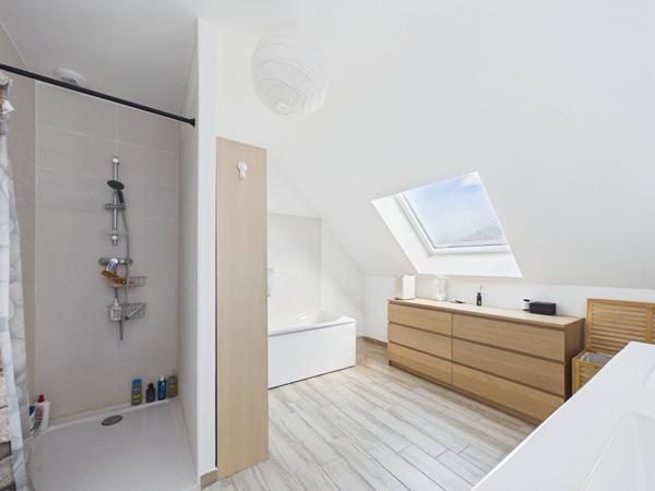Maison récente 5 pièces à vendre à Saint-Aubin-lès-Elbeuf - Confort et calme assurés !